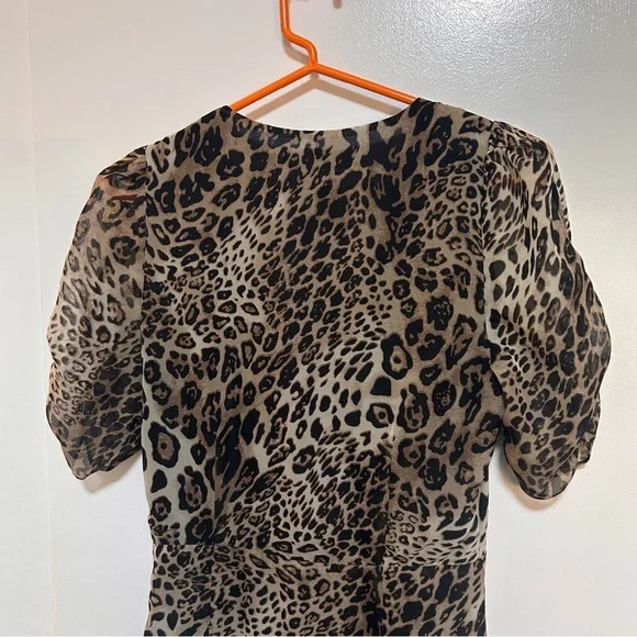 ASTR The Label Leopard Cheetah Print Ruched V-Neck Midi Dress - Picture 6 of 7